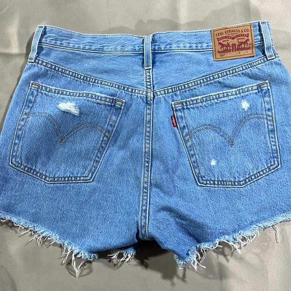 Levi’s women 501 shorts - Picture 6 of 6